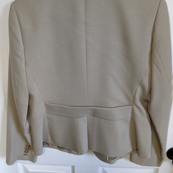 Talbots Wool Blazer Light tan with Gold Buttons Fully lined Size 10 Petite - Picture 9 of 16